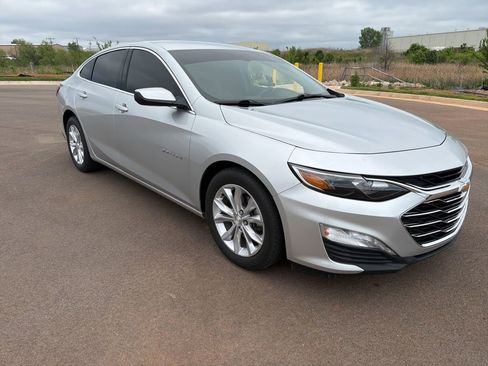 Used 2020 Chevrolet Malibu LT FWD image 3