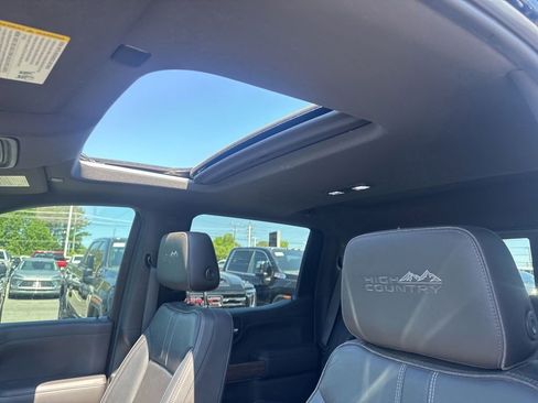 Used 2019 Chevrolet Silverado 1500 High Country w/ Technology Package AWD/4WD image 13