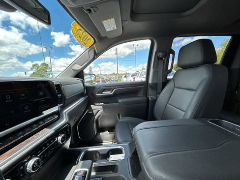 Used 2025 GMC Sierra 1500 SLT w/ SLT Premium Plus Package AWD/4WD image 49