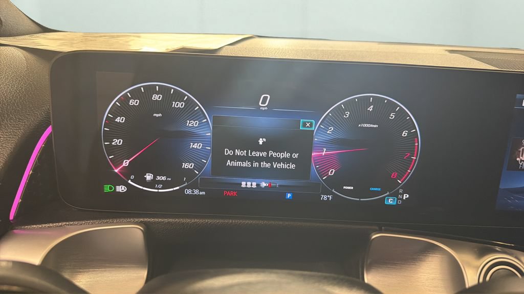 Used 2025 Mercedes-Benz GLB 250 4MATIC image 13