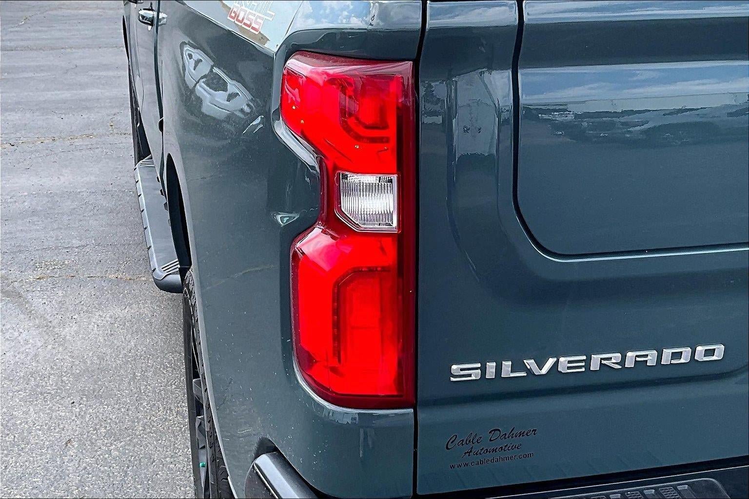 Used 2025 Chevrolet Silverado 1500 LT Trail Boss w/ LT Trail Boss Premium Package AWD/4WD image 28