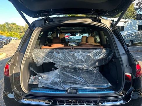 Used 2026 Mercedes-Benz GLS 450 4MATIC image 40