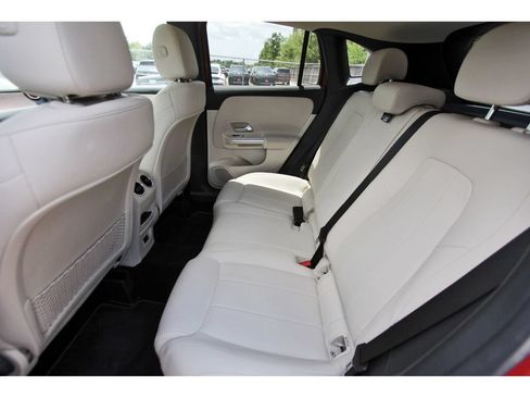 Used 2022 Mercedes-Benz GLA 250 image 14