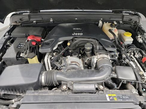 Used 2018 Jeep Wrangler Unlimited Sport image 25