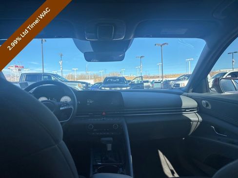 Certified 2024 Hyundai Elantra SEL w/ Convenience Package image 38