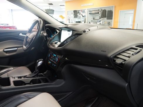 Used 2019 Ford Escape SEL AWD/4WD image 25