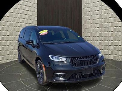 Certified 2023 Chrysler Pacifica Touring-L w/ S Appearance Package