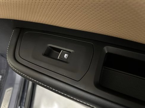 Certified 2024 Volkswagen Atlas Cross Sport SEL R-Line image 39