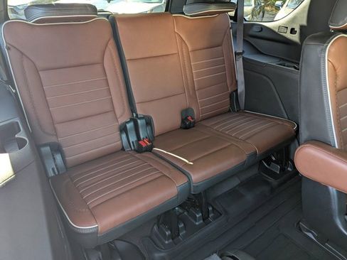 Used 2023 GMC Yukon Denali Ultimate image 15