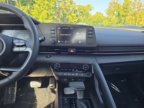 New 2026 Hyundai Elantra SEL Sport FWD image 20