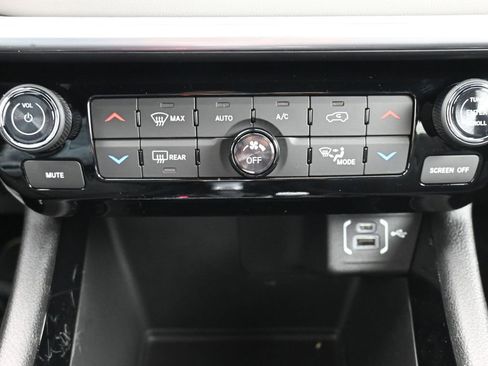 New 2026 Jeep Compass Limited image 23