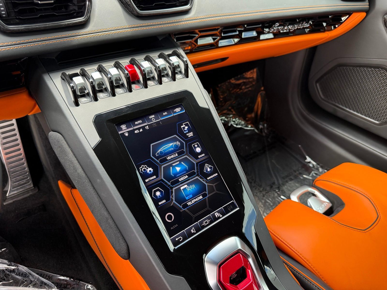 Used 2020 Lamborghini Huracan EVO RWD image 36