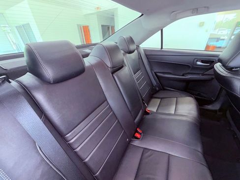 Used 2017 Toyota Camry XLE FWD image 11