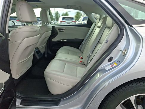 Used 2018 Toyota Avalon XLE Premium image 10