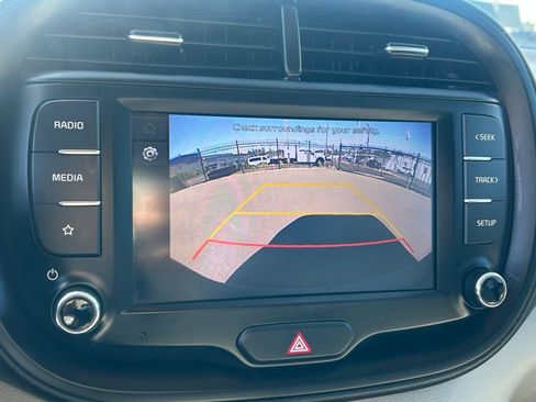 Used 2022 Kia Soul LX FWD image 21