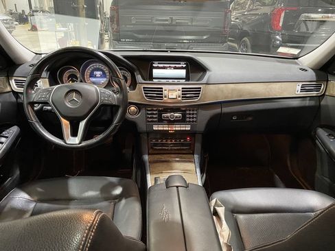 Used 2014 Mercedes-Benz E 350 Sedan image 2