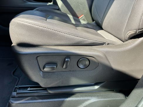 Used 2023 Chevrolet Suburban LT RWD image 26