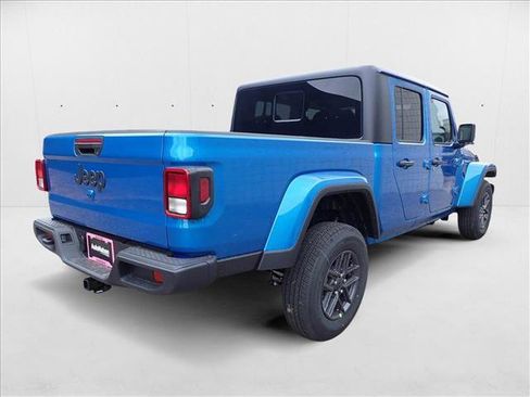 New 2025 Jeep Gladiator Sport image 4