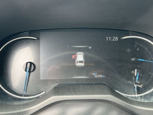 Used 2025 Toyota RAV4 XLE AWD/4WD image 16