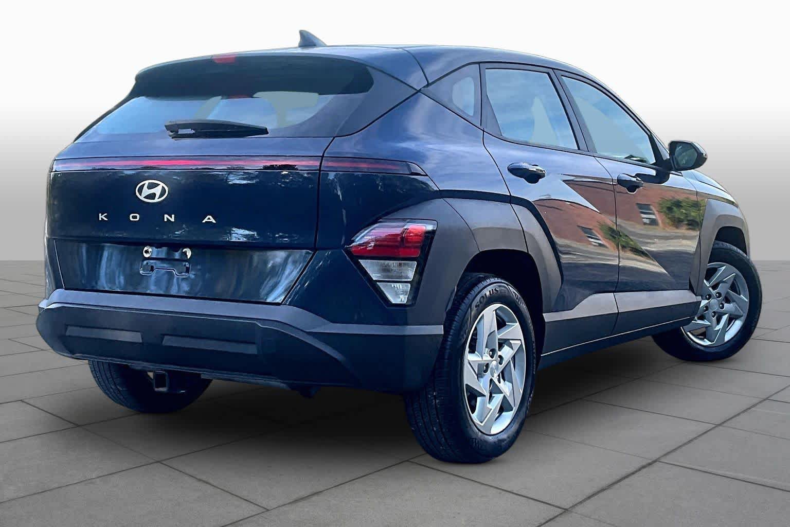 Used 2025 Hyundai Kona SE FWD image 13