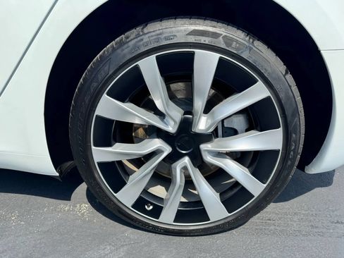 Used 2025 Tesla Model 3 Long Range AWD/4WD image 35