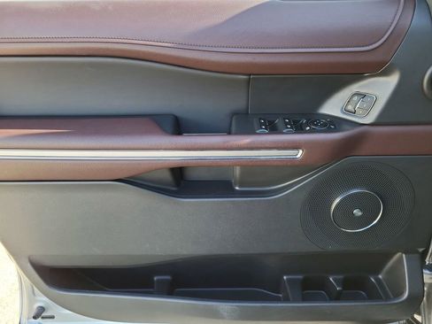 Used 2024 Ford Expedition Max Limited image 23