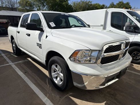 Used 2022 RAM 1500 Classic SLT image 2
