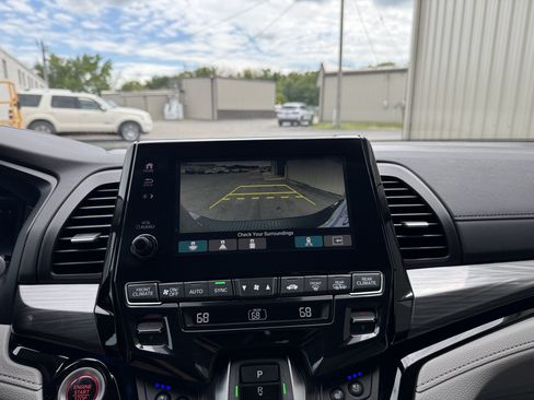 Used 2024 Honda Odyssey Elite image 17