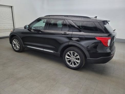 Used 2020 Ford Explorer XLT w/ Equipment Group 202A AWD/4WD image 3