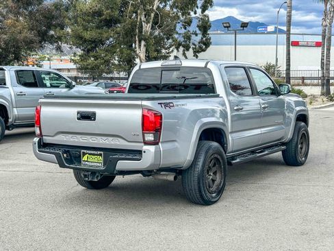 Used 2018 Toyota Tacoma TRD Sport w/ Technology Package RWD image 6