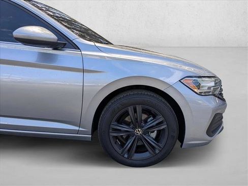 Used 2023 Volkswagen Jetta SE image 8