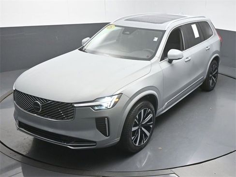 Certified 2025 Volvo XC90 B6 Core w/ Protection Package image 43