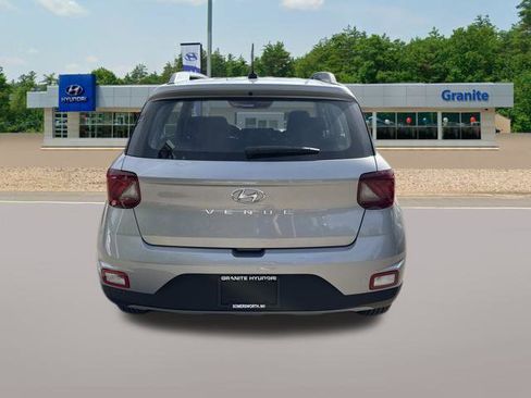 New 2026 Hyundai Venue SEL FWD image 5