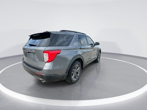 Used 2021 Ford Explorer XLT w/ Equipment Group 202A AWD/4WD image 8