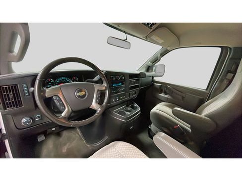 Used 2018 Chevrolet Express 3500 LT w/ LT Preferred Equipment Group RWD image 10