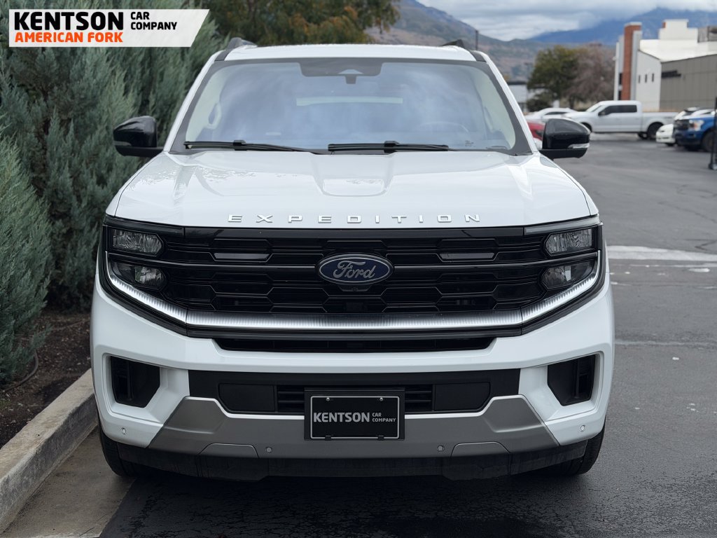 Used 2025 Ford Expedition Max Platinum AWD/4WD image 2