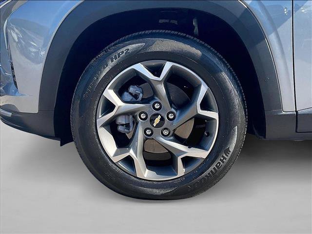 Used 2025 Chevrolet Trax LT w/ Driver Confidence Package FWD image 8