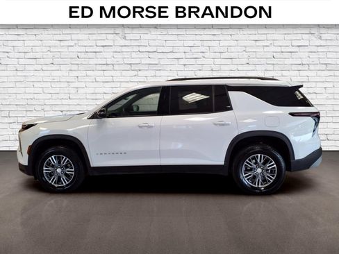Used 2026 Chevrolet Traverse LT FWD image 2