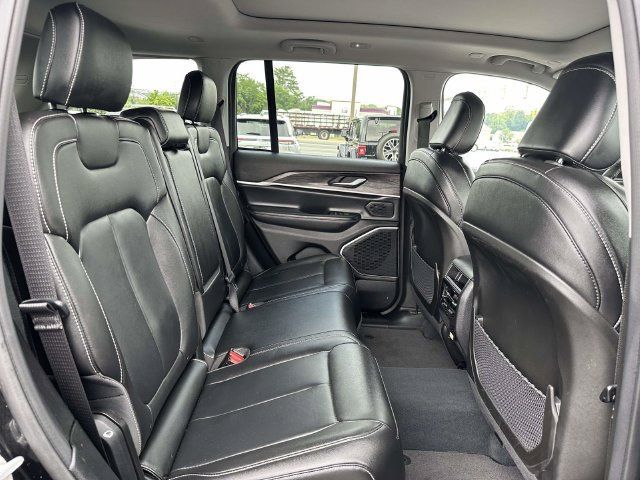 Used 2022 Jeep Grand Cherokee Limited 4xe AWD/4WD image 13