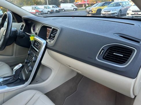 Used 2013 Volvo S60 T5 image 30