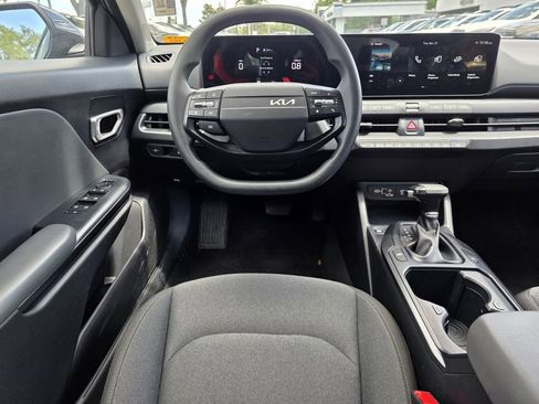 Used 2025 Kia K4 LXS FWD image 12