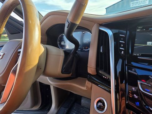 Used 2019 Cadillac Escalade Platinum AWD/4WD image 18