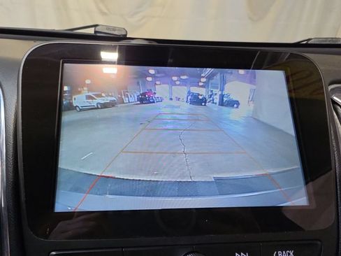Used 2018 Chevrolet Malibu LT FWD image 23