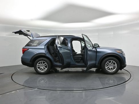 New 2026 Ford Explorer Active RWD image 4