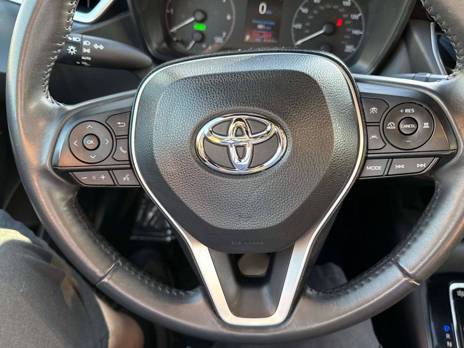 Used 2024 Toyota Corolla SE w/ SE Package FWD image 27