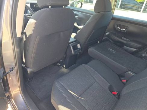 Used 2025 Honda HR-V LX image 11
