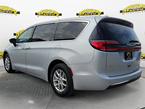Certified 2024 Chrysler Pacifica Touring-L image 2
