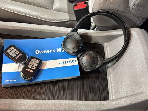 Used 2022 Honda Pilot Touring image 39