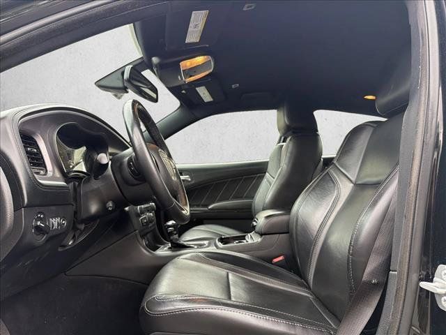 Used 2019 Dodge Charger SXT w/ Plus Group RWD image 11