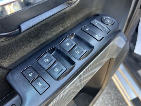 Used 2018 Chevrolet Silverado 1500 LT w/ All Star Edition image 13